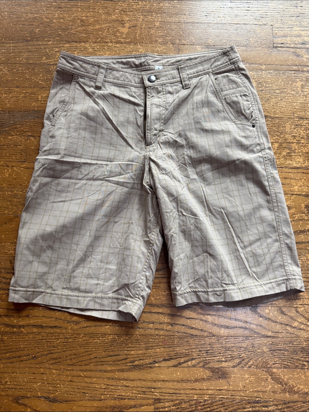Lululemon Men's Commission Golf Casual Shorts.  Size 32